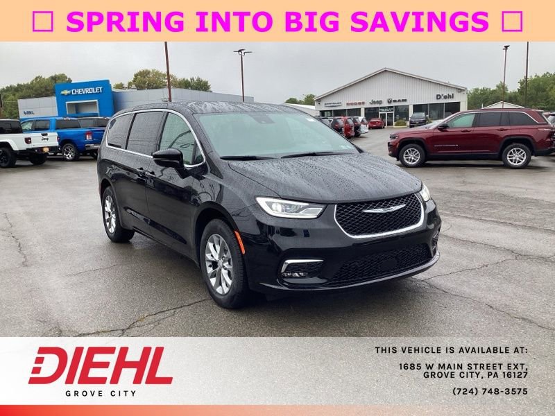 New 2026 Chrysler Pacifica Select