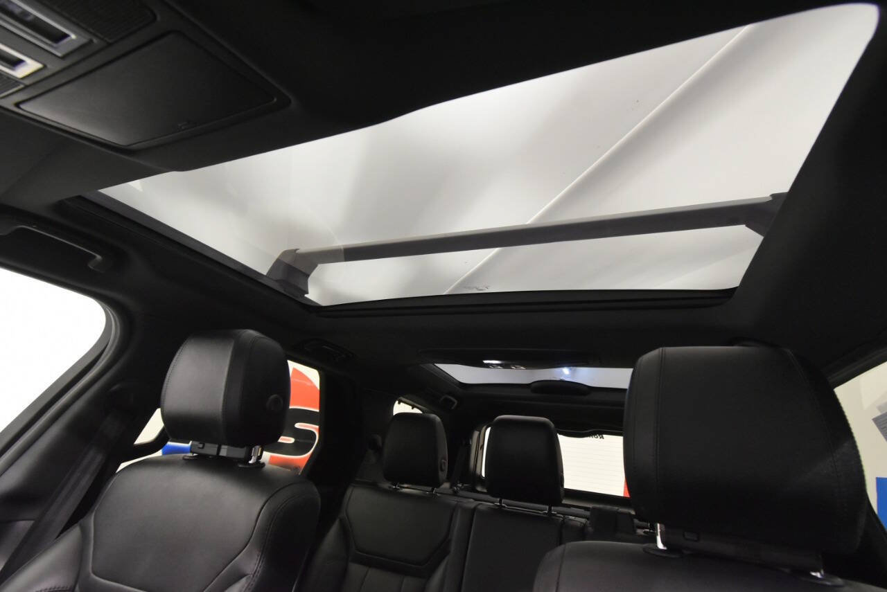 Used 2020 Land Rover Discovery Landmark AWD/4WD image 36