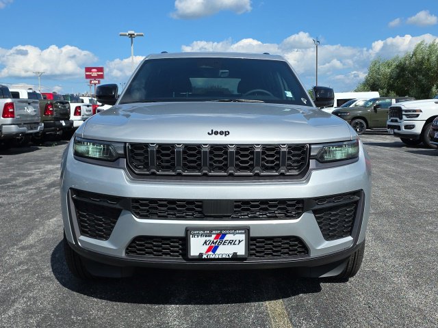 New 2026 Jeep Grand Cherokee Altitude AWD/4WD image 6
