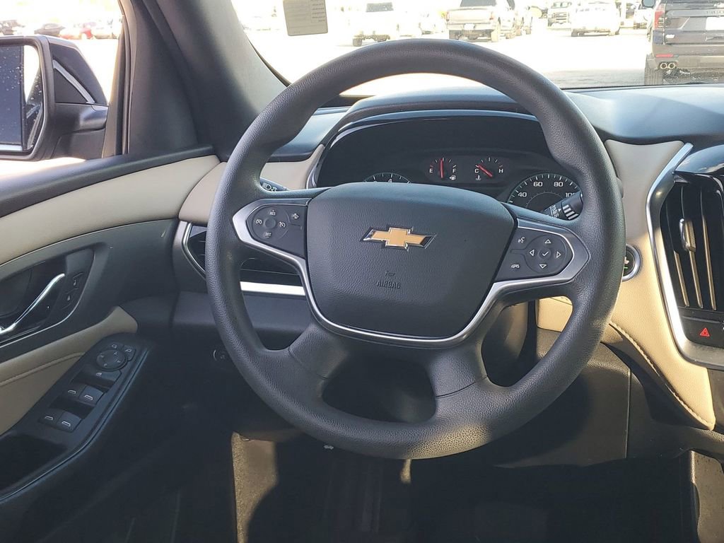 Used 2023 Chevrolet Traverse LS image 25