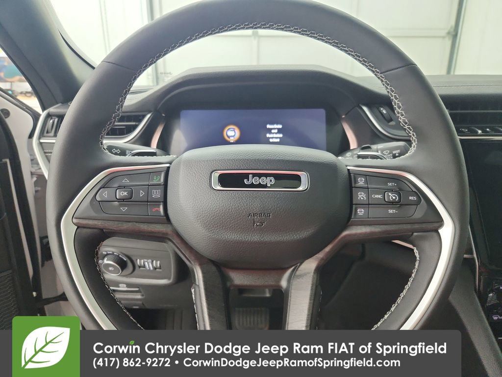 Certified 2025 Jeep Grand Cherokee Limited w/ Black Appearance Package AWD/4WD image 22
