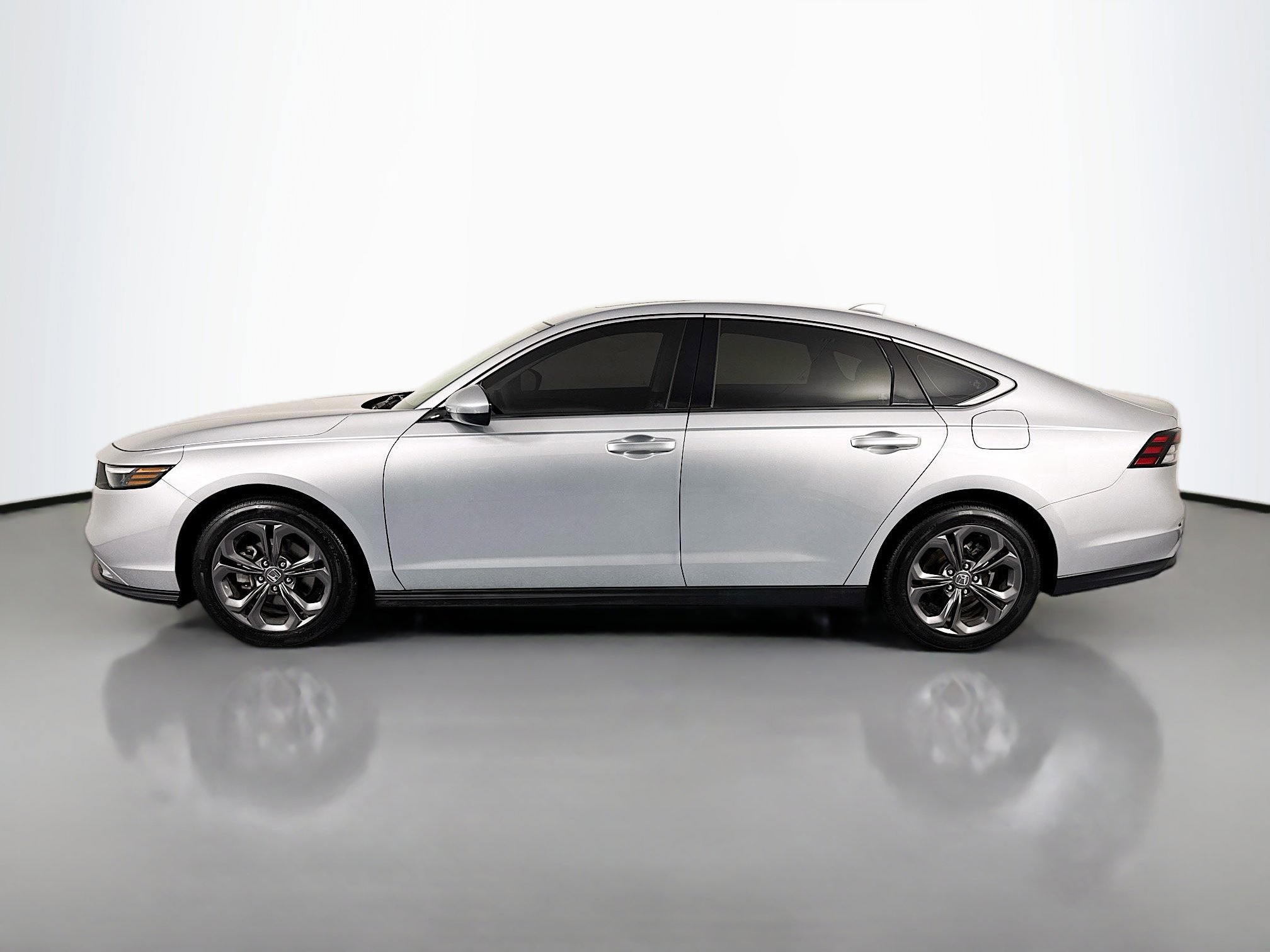 Certified 2024 Honda Accord EX image 8