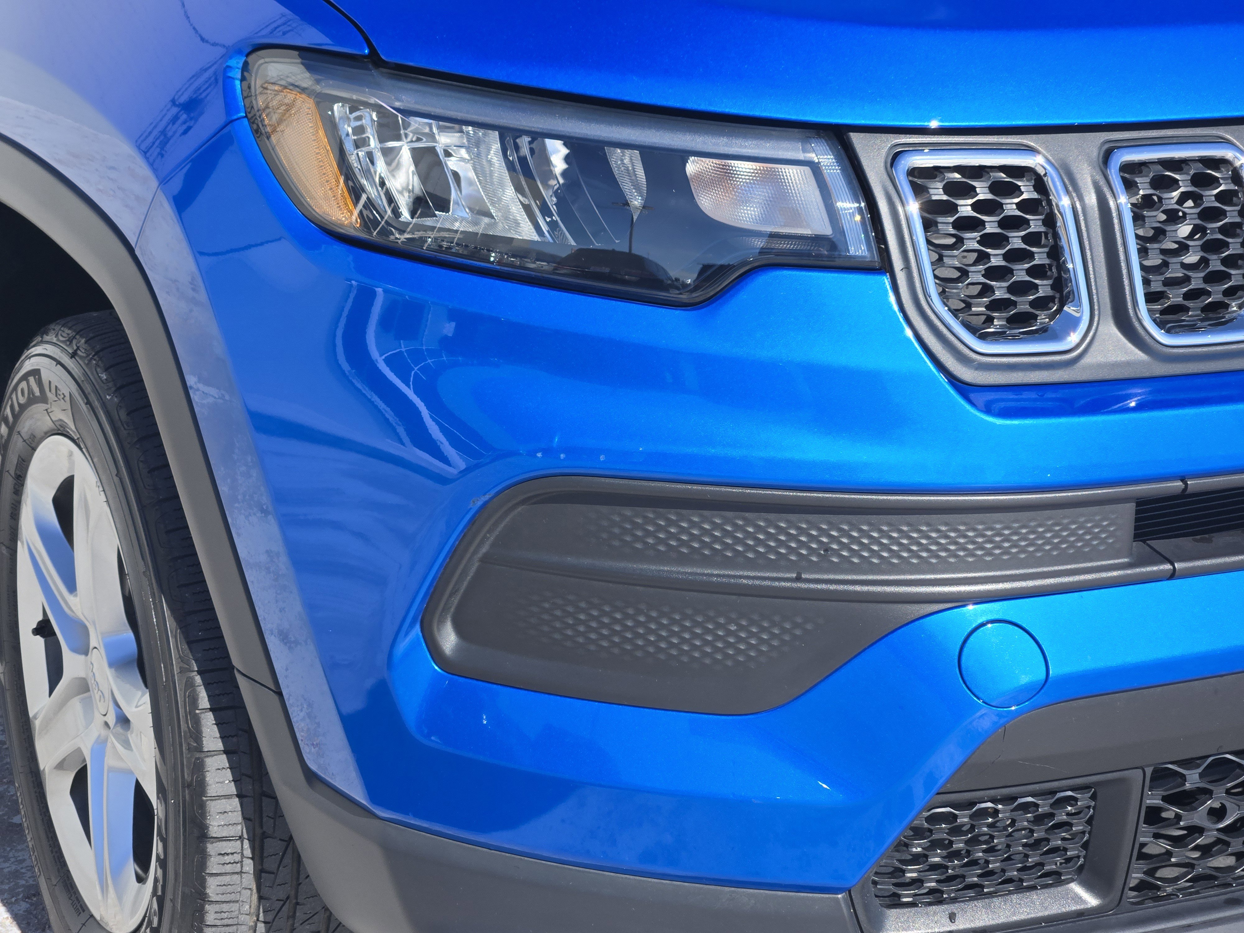 Used 2023 Jeep Compass Sport image 10