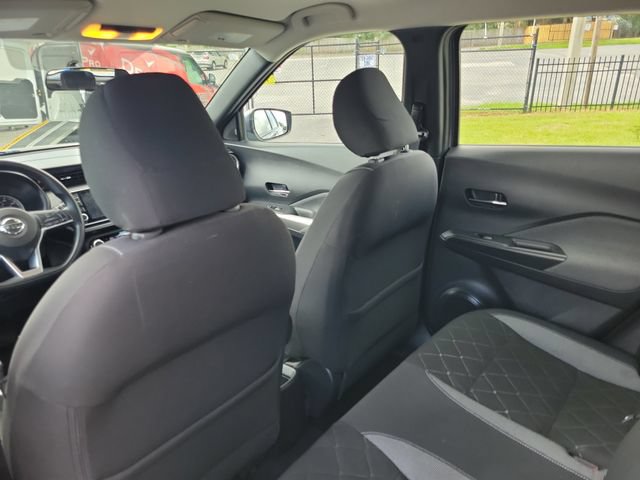 Used 2019 Nissan Kicks SV FWD image 11
