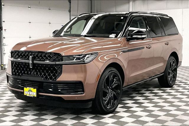 Used 2025 Lincoln Navigator Black Label AWD/4WD image 11
