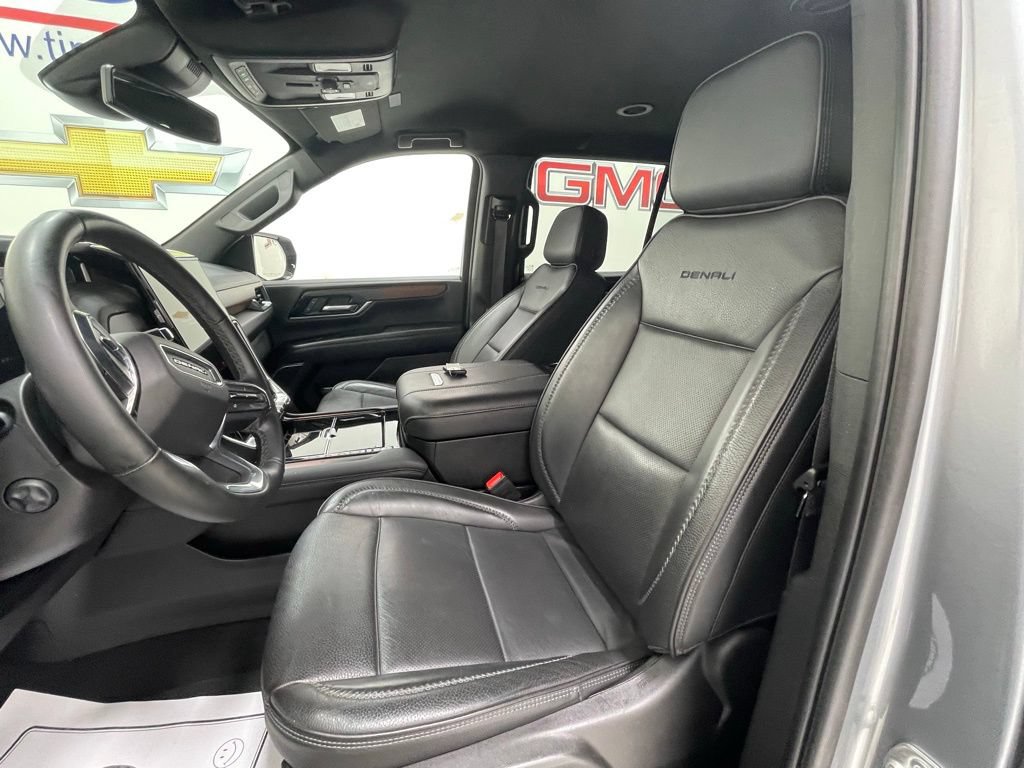 Used 2025 GMC Yukon Denali AWD/4WD image 19