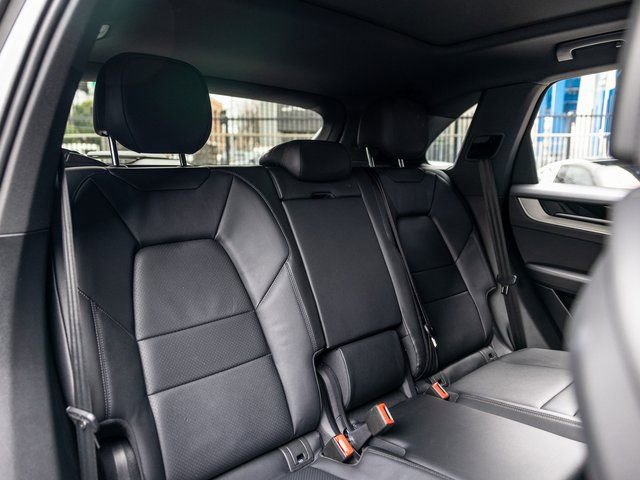 Certified 2025 Porsche Cayenne image 37