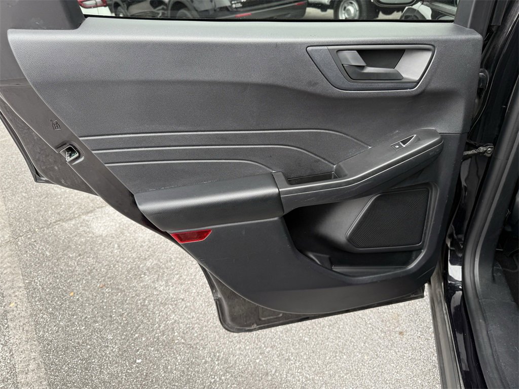 Used 2022 Ford Escape SE w/ SE Sport Appearance Package image 29