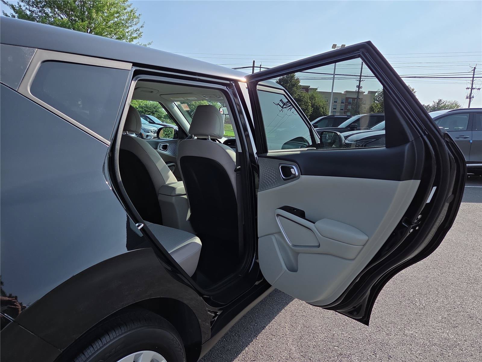 Certified 2024 Kia Soul LX FWD image 28