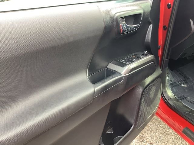 Used 2021 Toyota Tacoma TRD Off-Road image 16