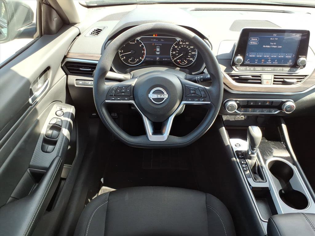 Used 2024 Nissan Altima 2.5 SV image 6