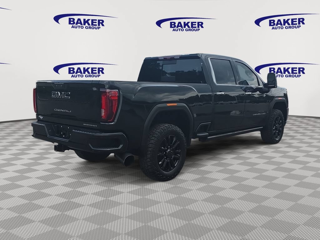 Used 2023 GMC Sierra 2500 Denali w/ Denali Black Diamond Edition AWD/4WD image 5