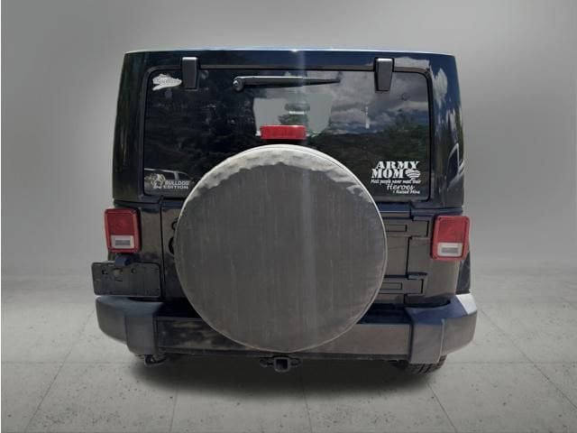 Used 2018 Jeep Wrangler Sahara w/ Connectivity Group AWD/4WD image 5