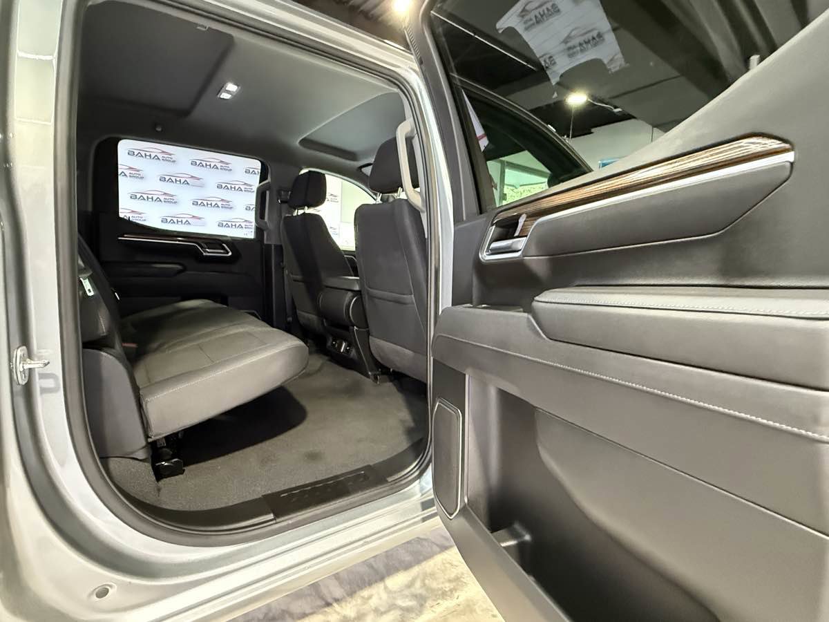 Used 2025 Chevrolet Silverado 1500 LT AWD/4WD image 59