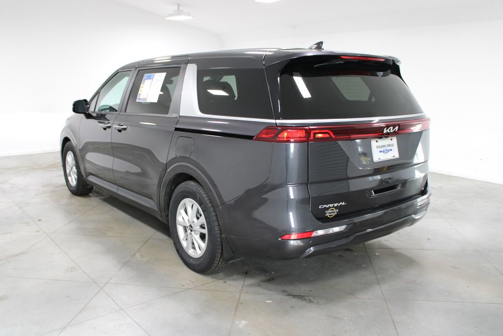 Used 2024 Kia Carnival LX image 7