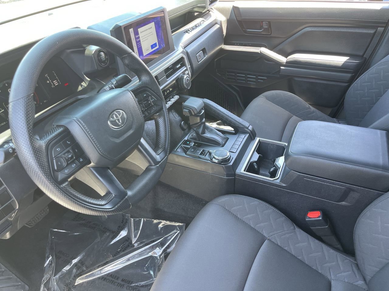 Used 2025 Toyota Tacoma SR5 AWD/4WD image 12
