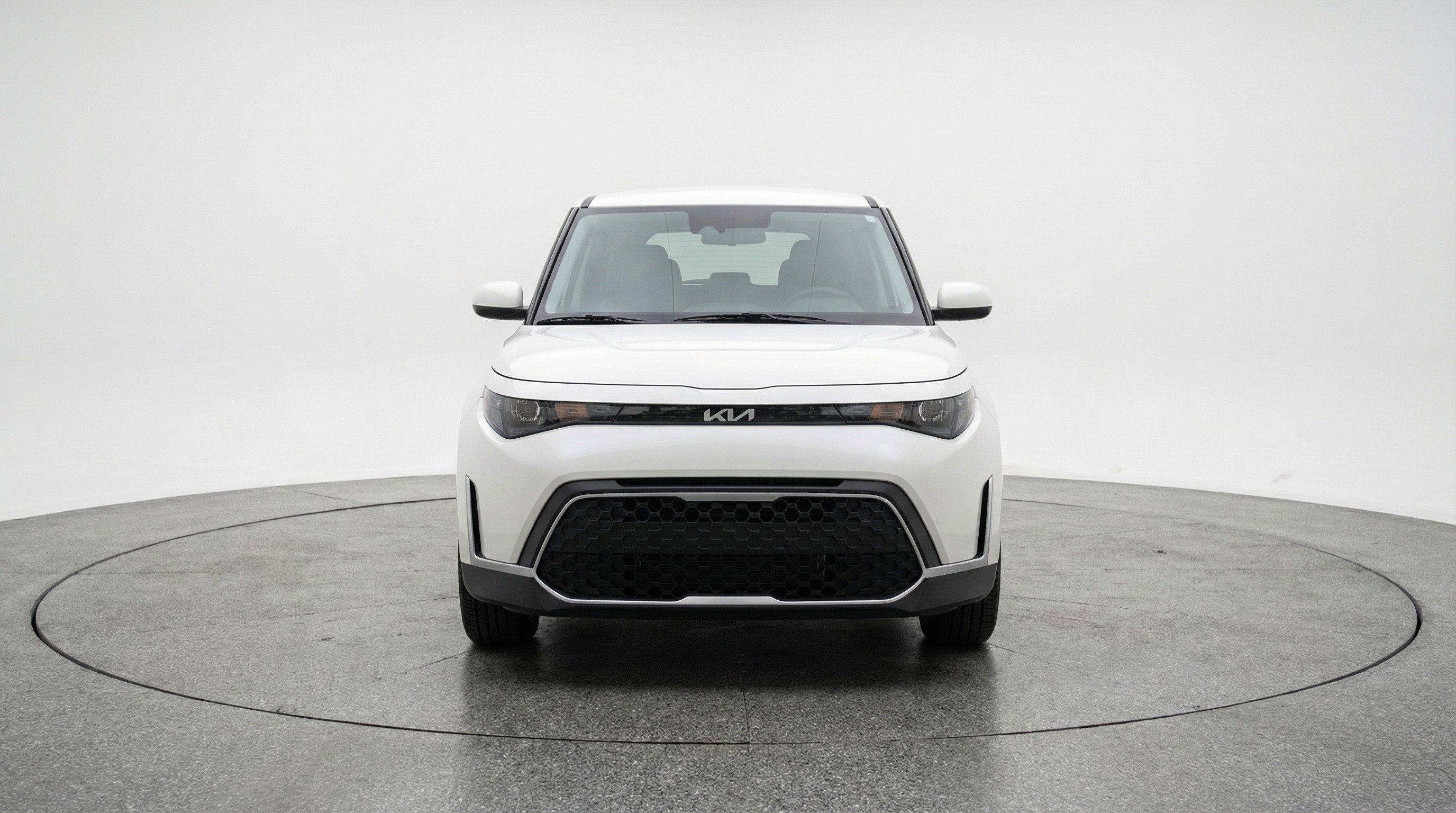 Used 2025 Kia Soul LX w/ LX Technology Package image 2