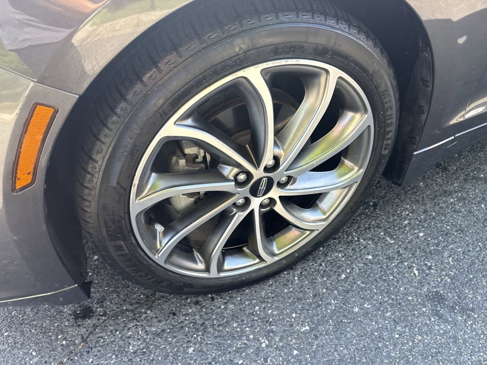 Used 2019 Lincoln MKZ Reserve w/ Reserve Plus Package AWD/4WD image 12