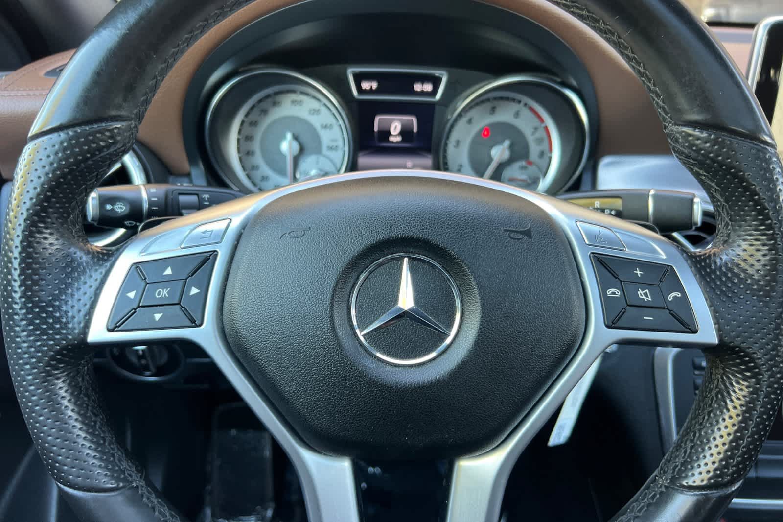 Used 2015 Mercedes-Benz GLA 250 4MATIC image 25