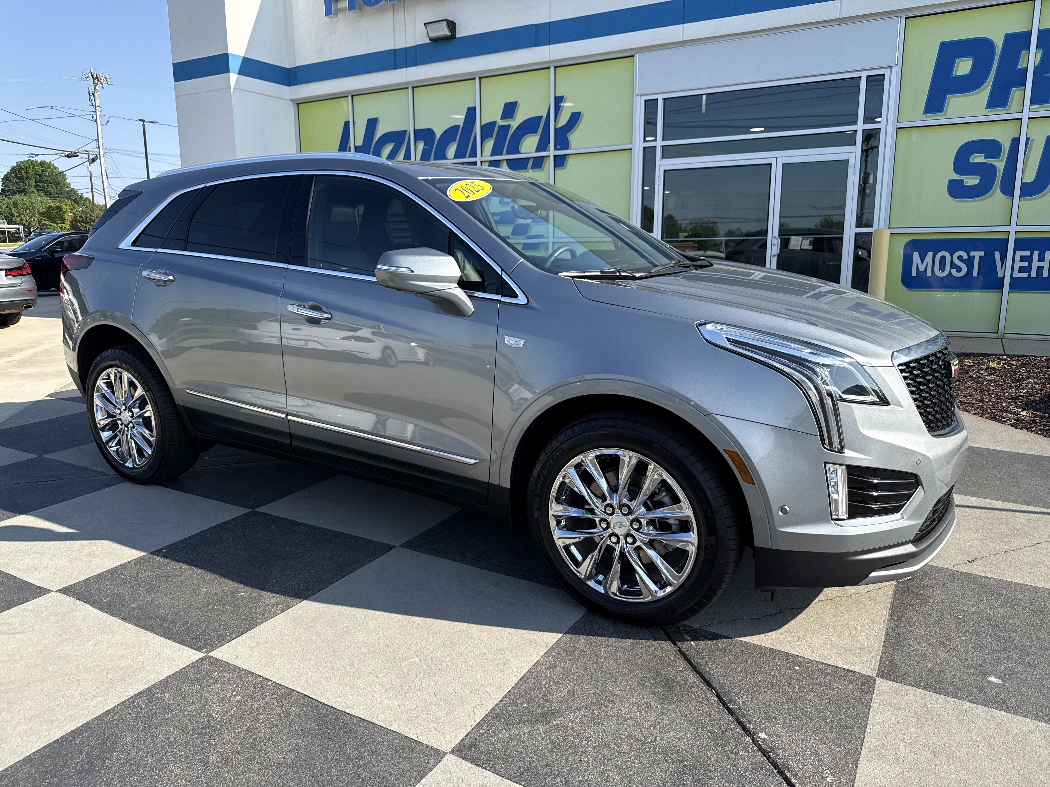 Used 2025 Cadillac XT5 Premium Luxury w/ Technology Package AWD/4WD image 2