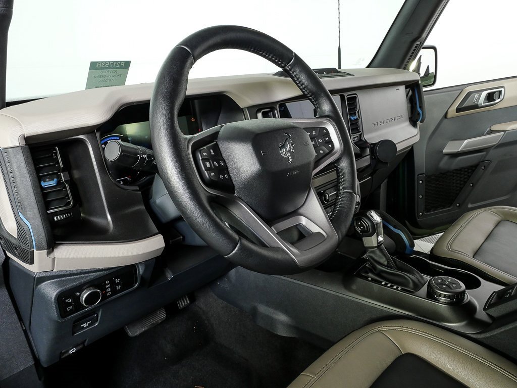 Used 2023 Ford Bronco Wildtrak image 4