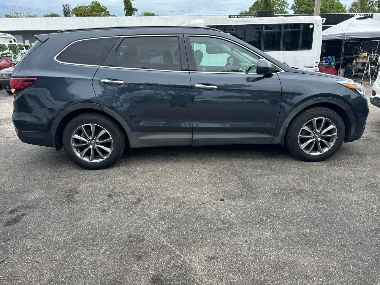 Used 2019 Hyundai Santa Fe XL SE AWD/4WD image 6