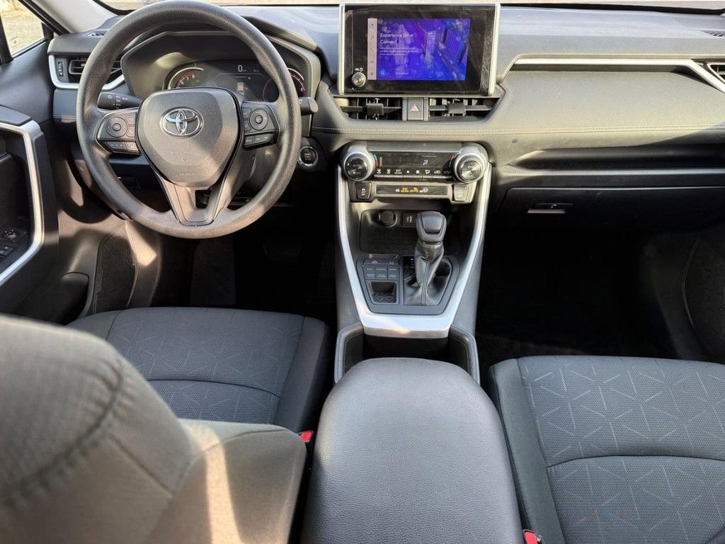 Used 2025 Toyota RAV4 XLE image 12