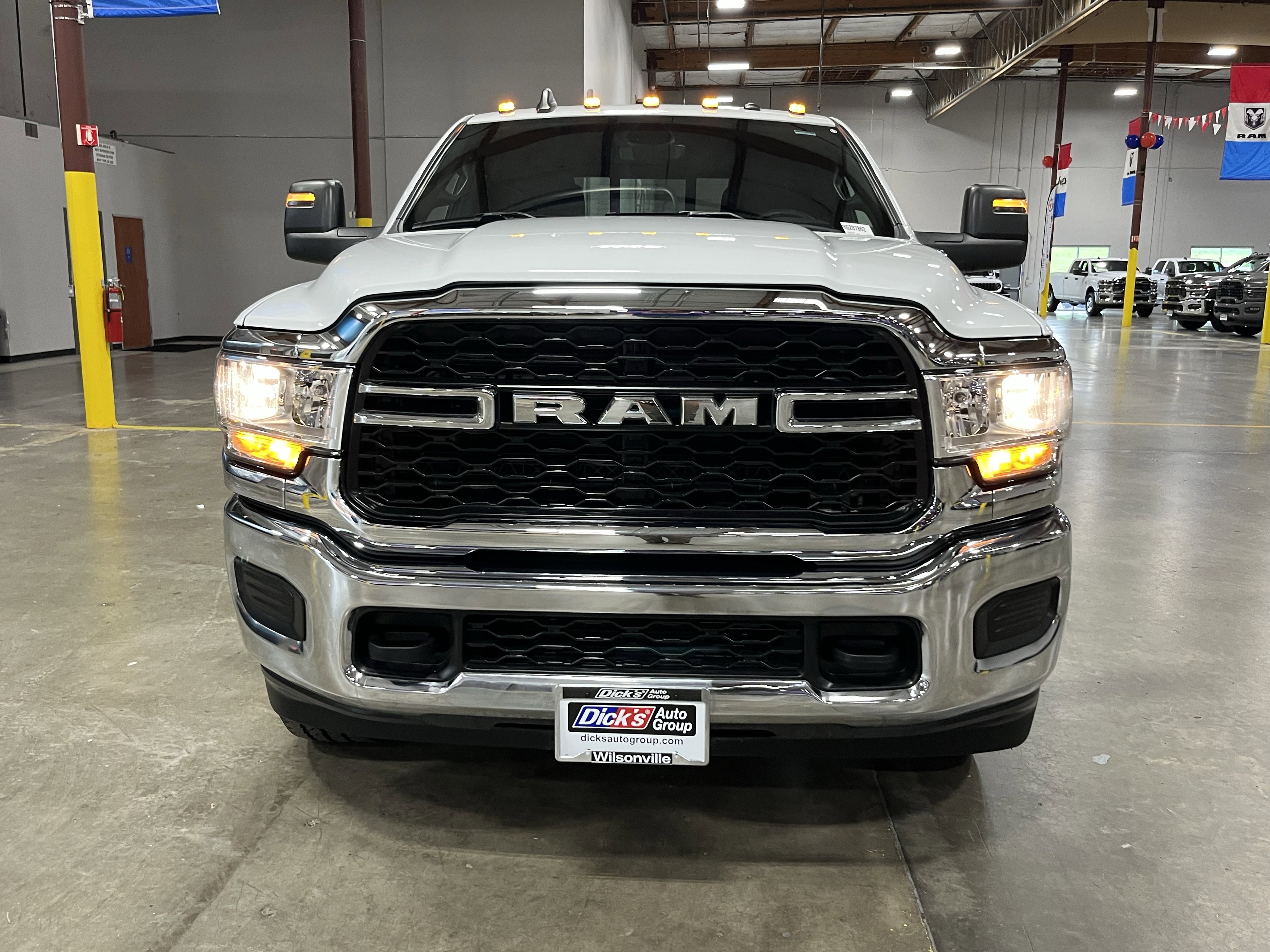 Used 2024 RAM 2500 Tradesman w/ Chrome Appearance Group image 8