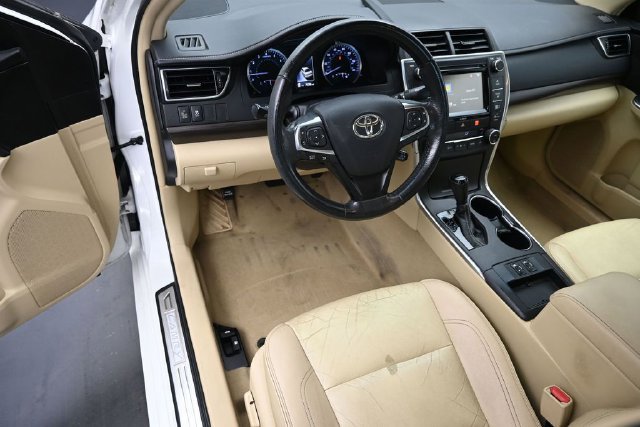 Used 2017 Toyota Camry XLE w/ Moonroof Package FWD image 15