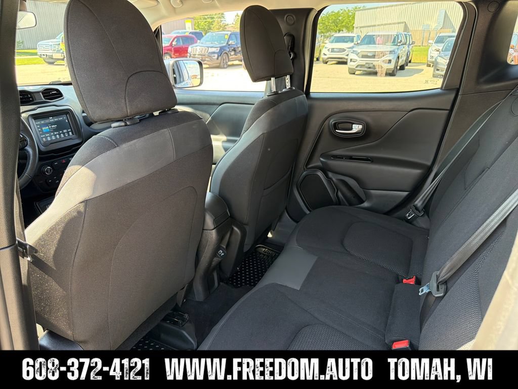 Used 2020 Jeep Renegade Altitude AWD/4WD image 24