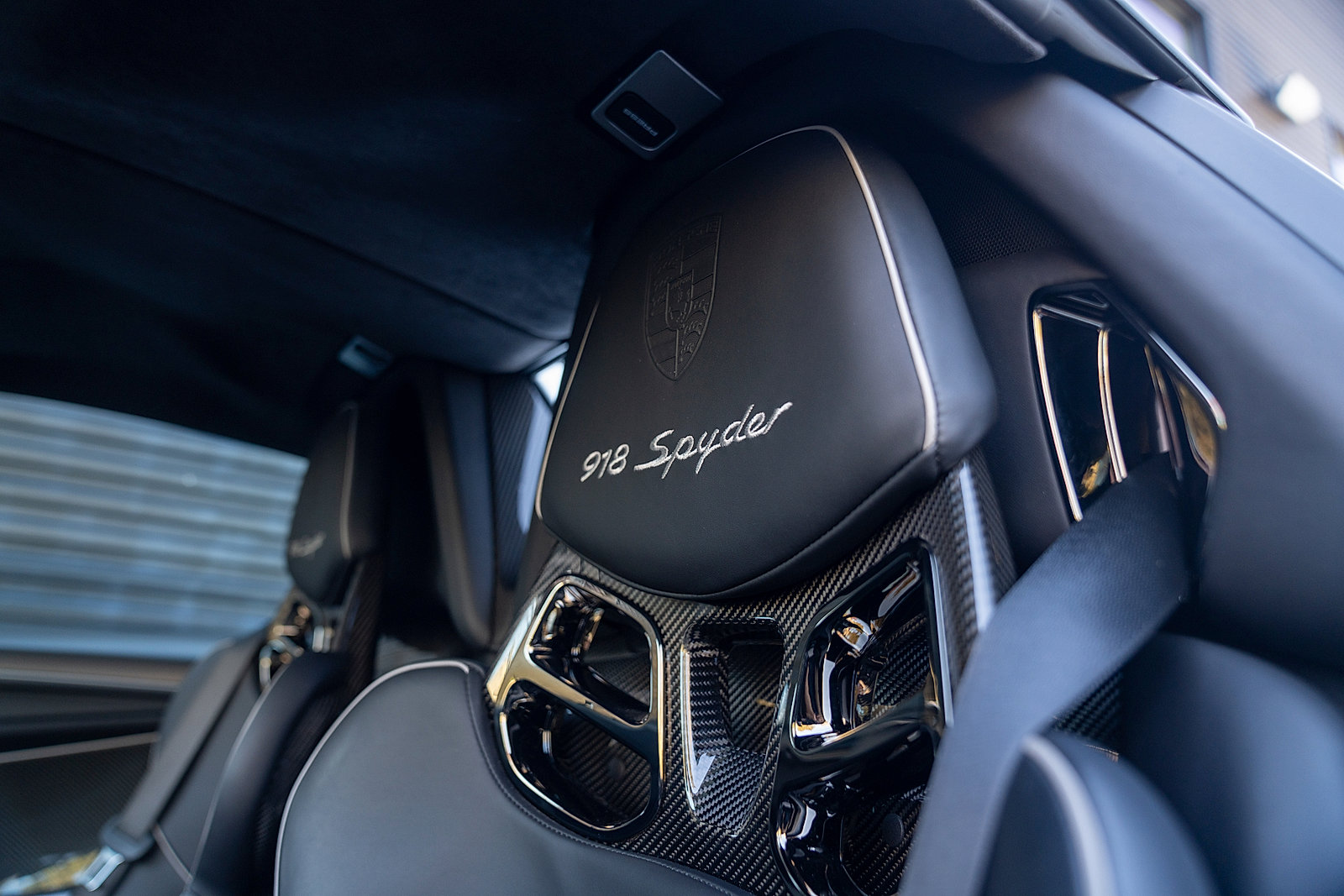 Used 2015 Porsche 918 Spyder AWD/4WD image 18