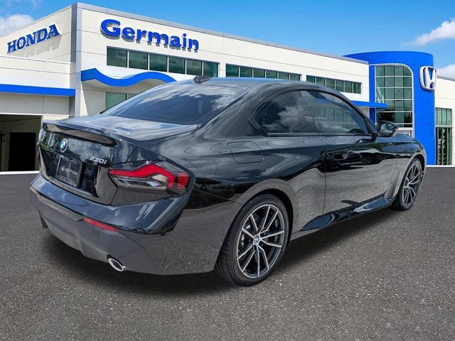 Used 2025 BMW 230i Coupe w/ Convenience Package RWD image 5