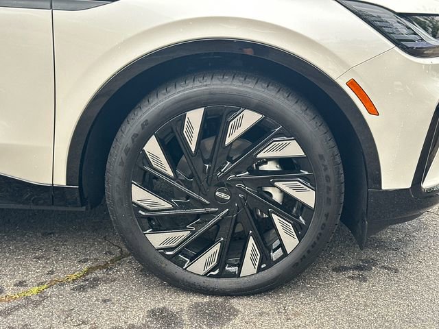 New 2026 Lincoln Nautilus Reserve AWD/4WD image 13