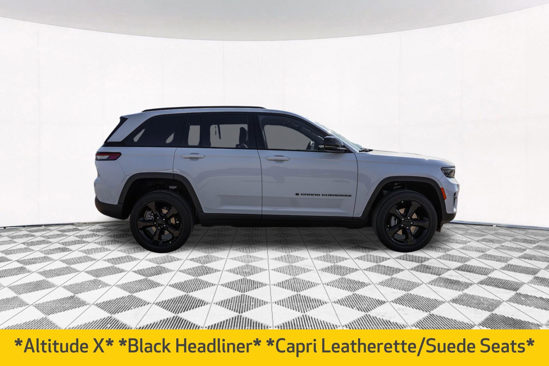 New 2025 Jeep Grand Cherokee Altitude image 12