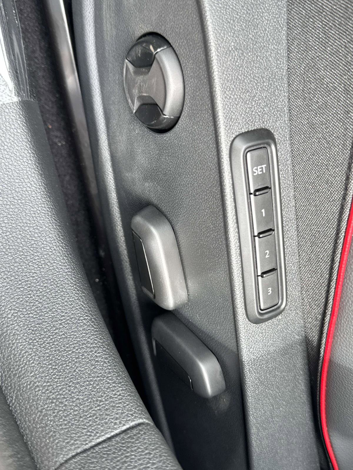 New 2025 Volkswagen GTI SE image 27