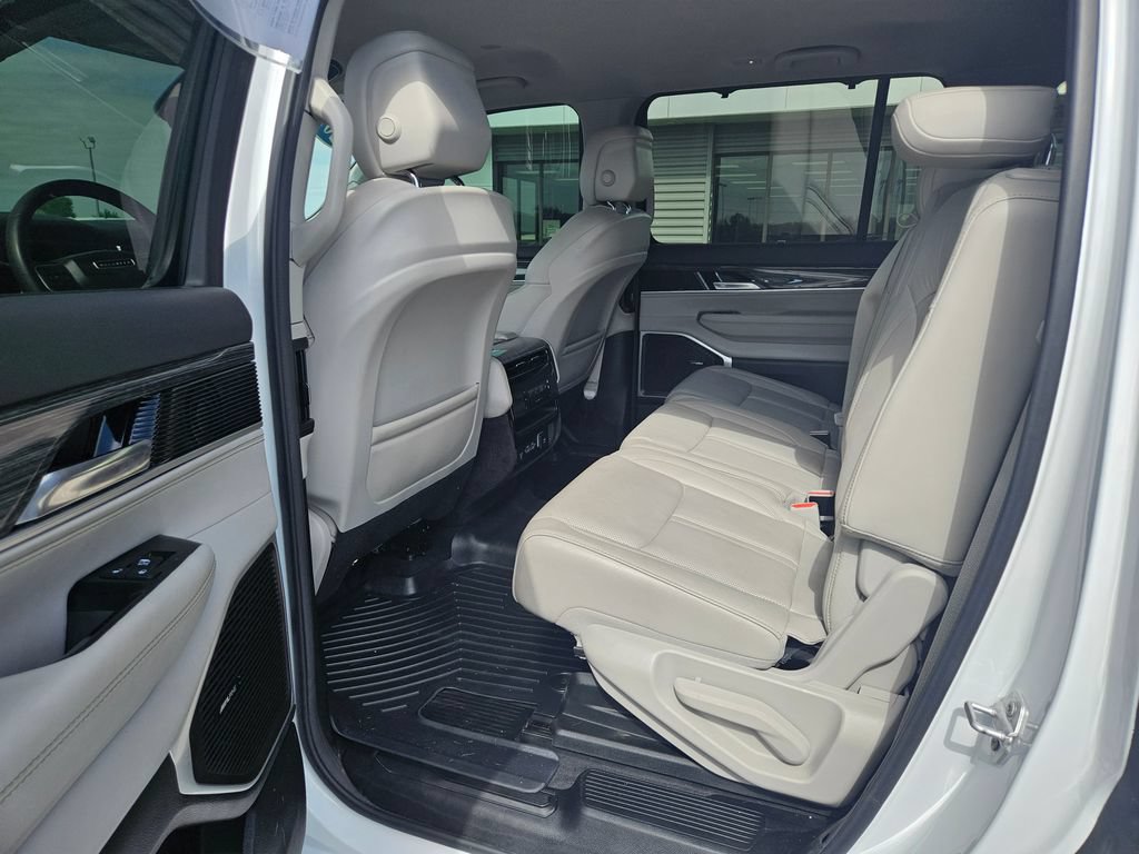 Used 2022 Jeep Wagoneer Series III w/ Convenience Group I AWD/4WD image 37