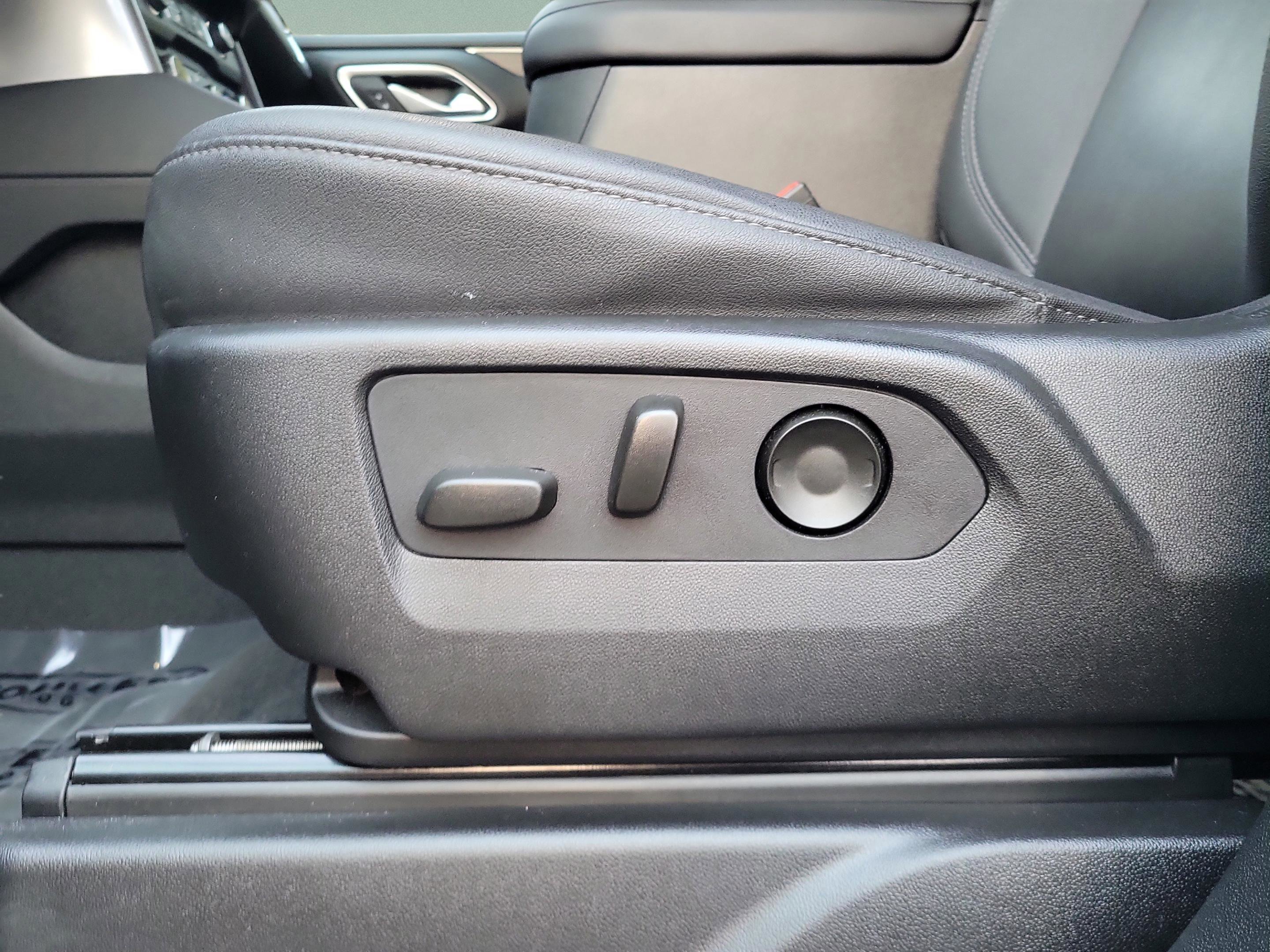 Used 2024 Chevrolet Suburban LT image 24