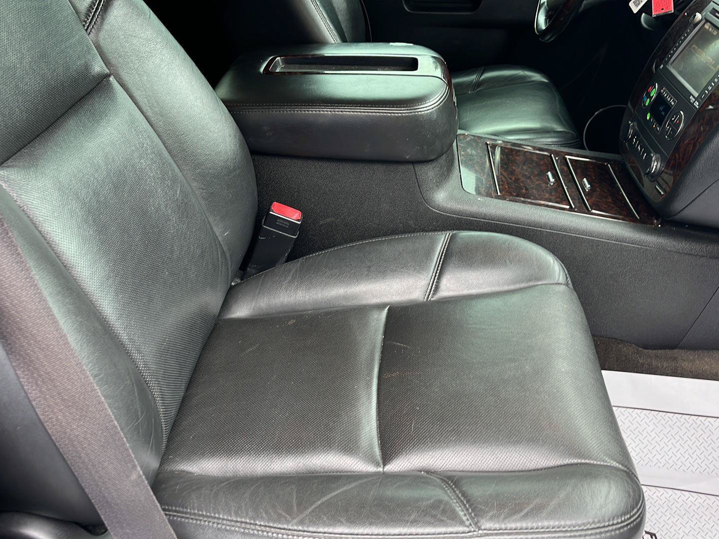 Used 2013 GMC Yukon Denali AWD/4WD image 26