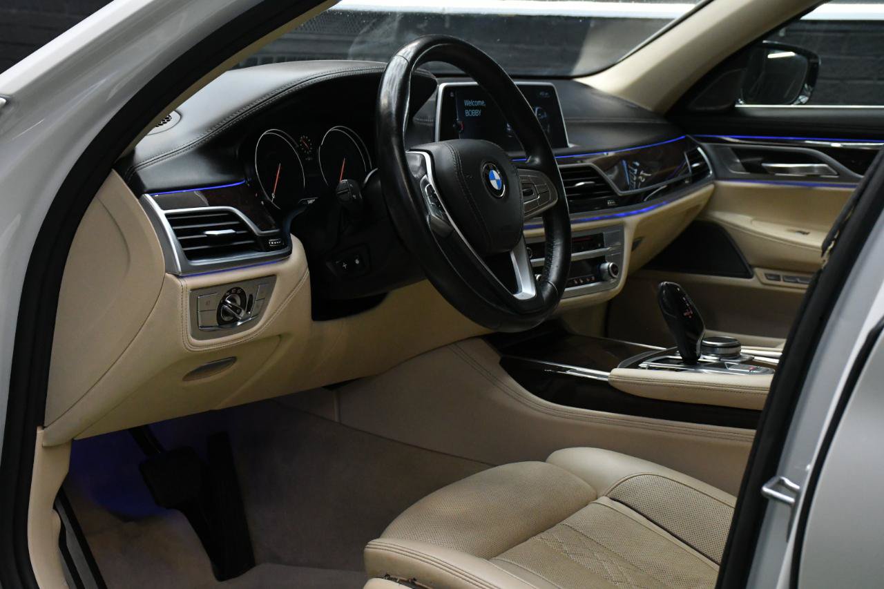 Used 2016 BMW 750i RWD image 22