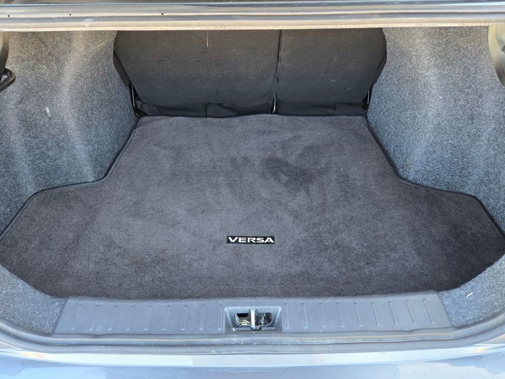 Used 2025 Nissan Versa SV image 29