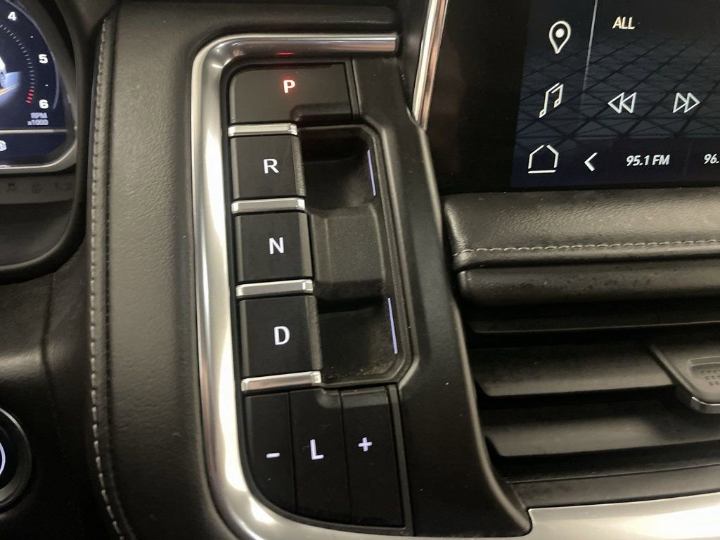 Used 2023 GMC Yukon SLE image 10