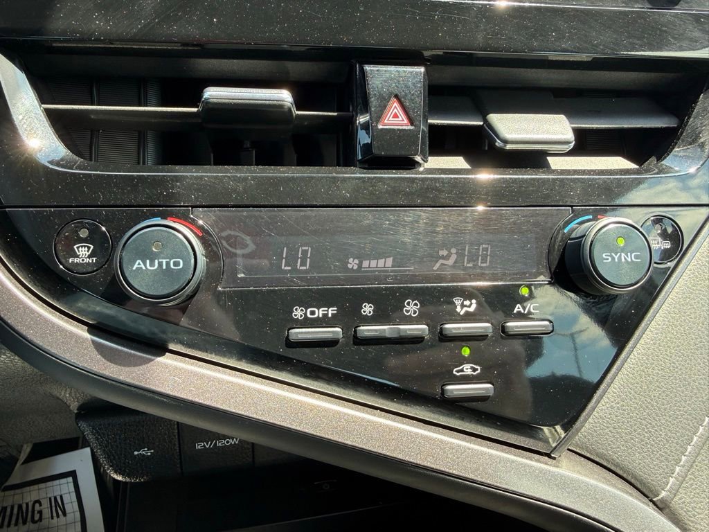 Used 2024 Toyota Camry SE w/ Cold Weather Package FWD image 17