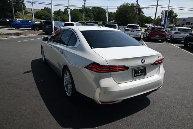 Used 2025 BMW 530i w/ Premium Package RWD image 13