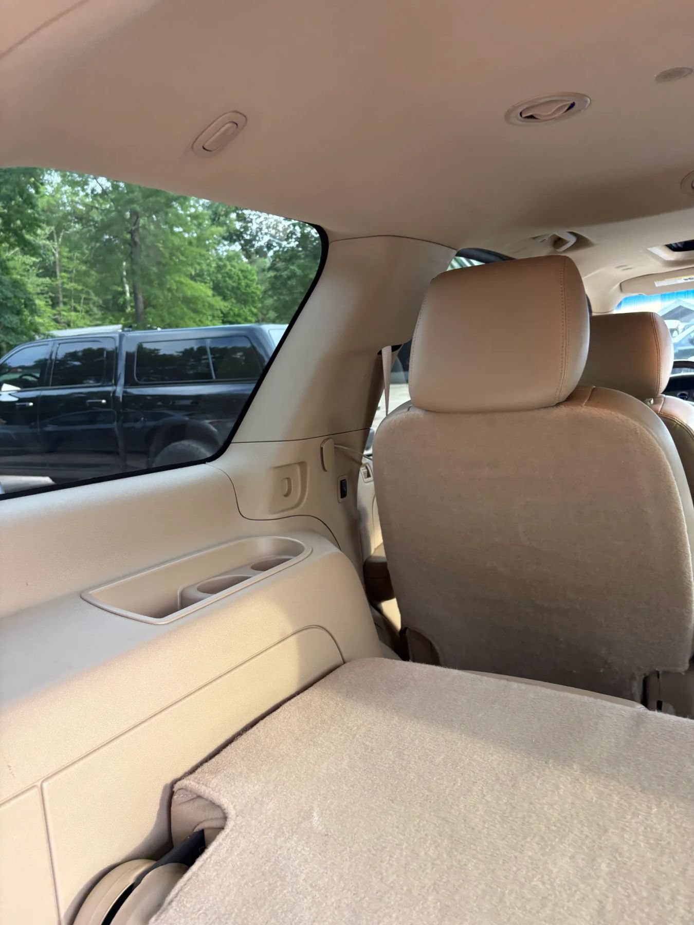 Used 2011 Cadillac Escalade Premium AWD/4WD image 22