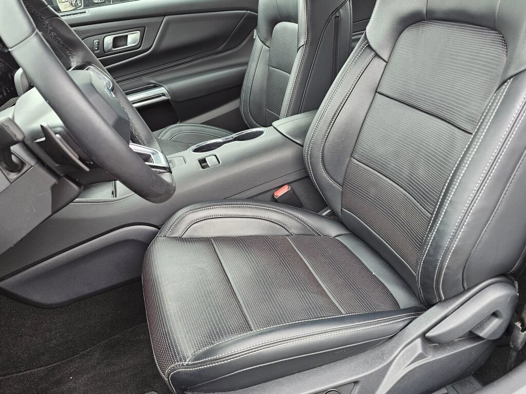Used 2025 Ford Mustang GT Premium RWD image 17