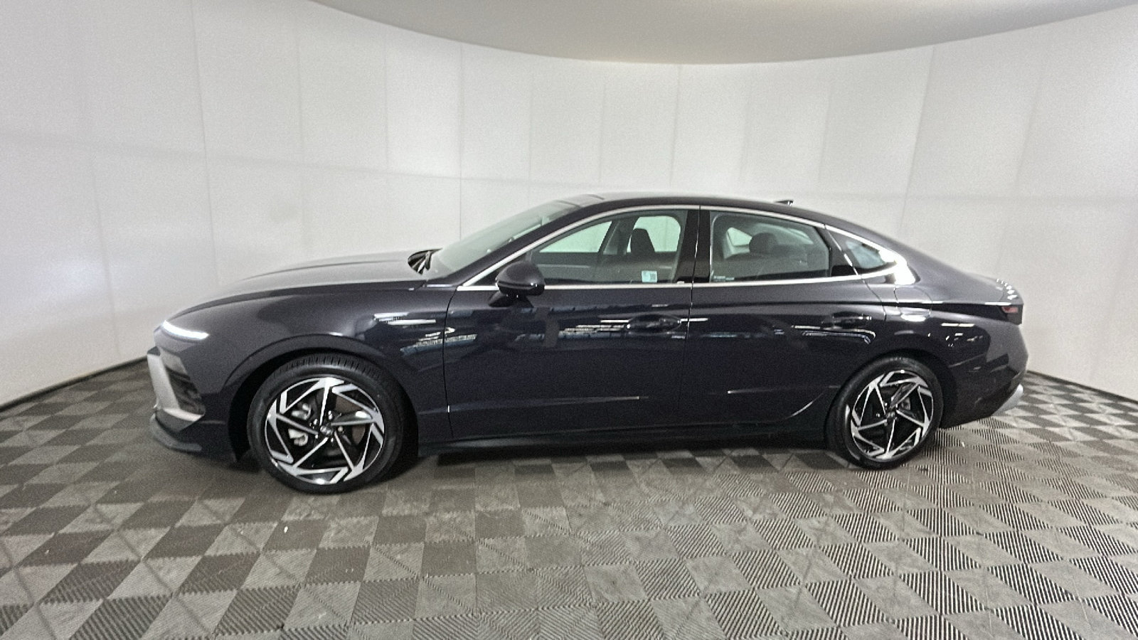 Used 2025 Hyundai Sonata SEL FWD image 7
