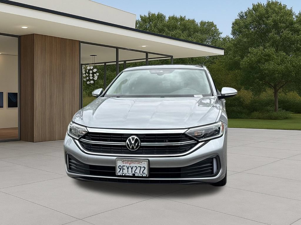 Used 2023 Volkswagen Jetta SEL FWD image 3