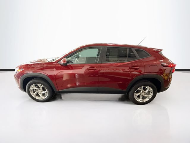 Used 2024 Chevrolet Trax LS w/ LS Convenience Package FWD image 9