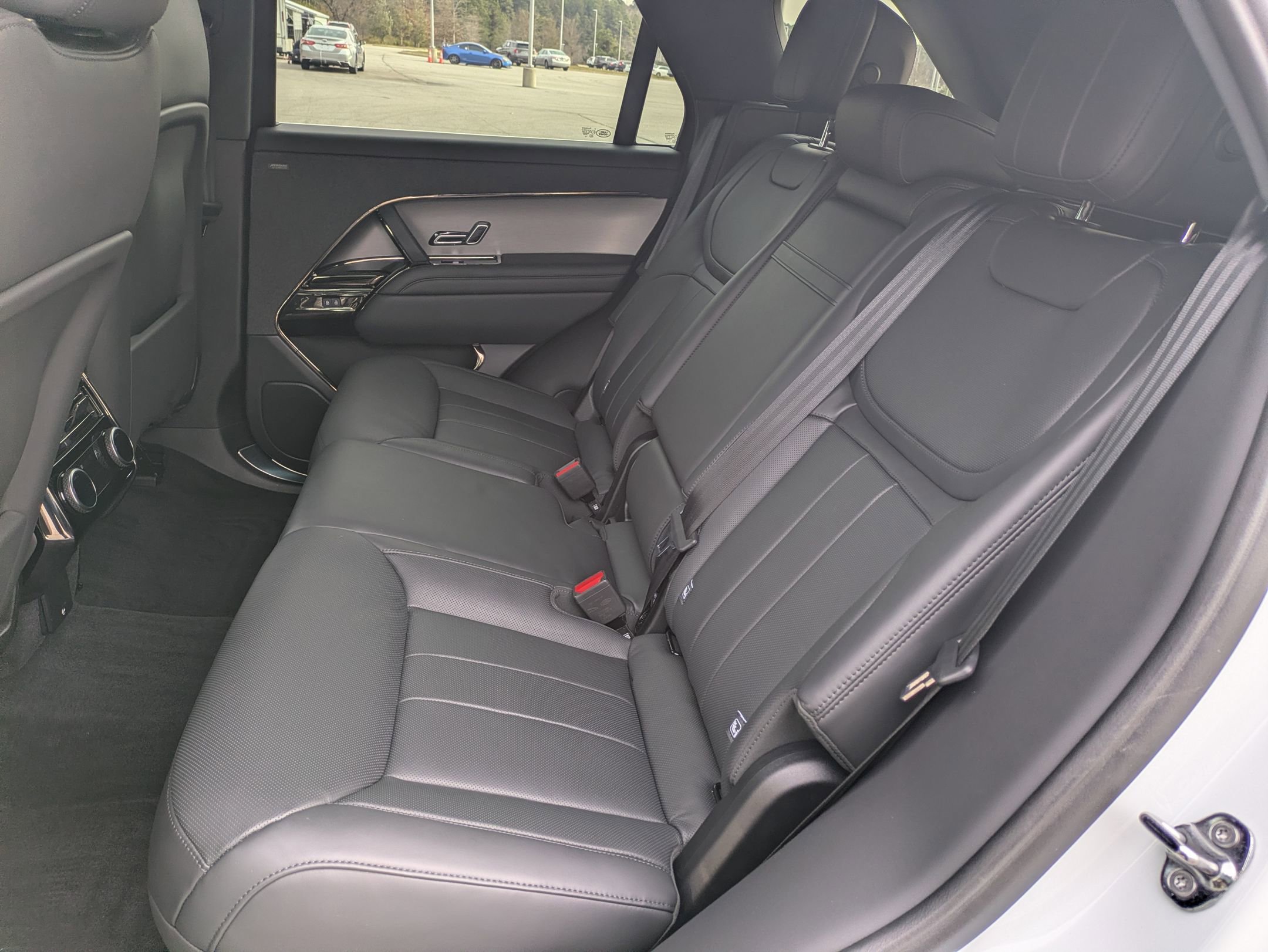 Used 2025 Land Rover Range Rover Sport SE image 26