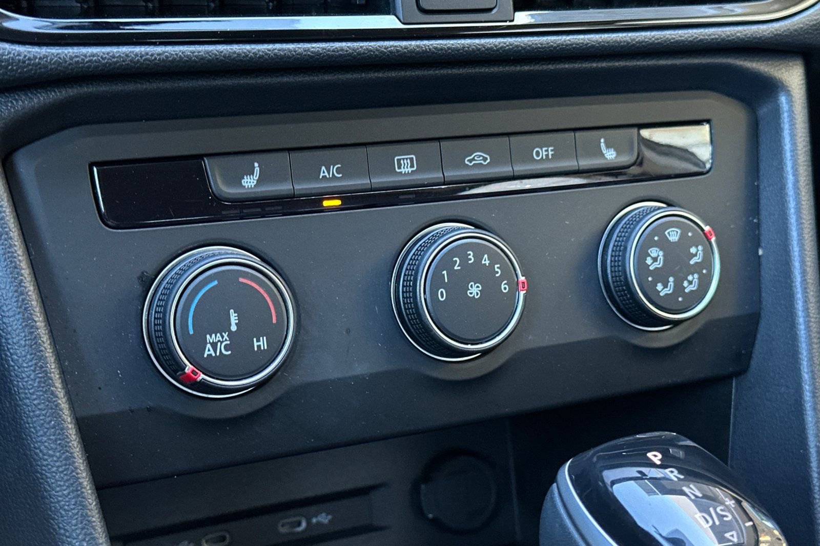 Used 2022 Volkswagen Taos SE image 20